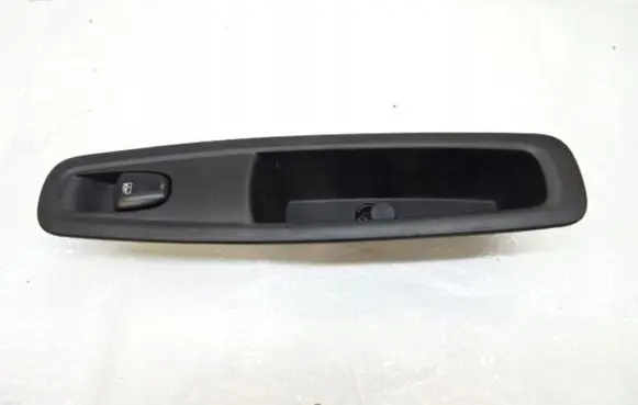 Renault Kadjar Quarter vent window switch 829508687R