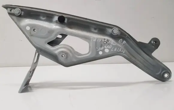 Renault Twingo III Fender mounting bracket 631467520R 631468363R