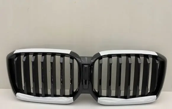 BMW X3 G01 Front bumper upper radiator grill 10627111