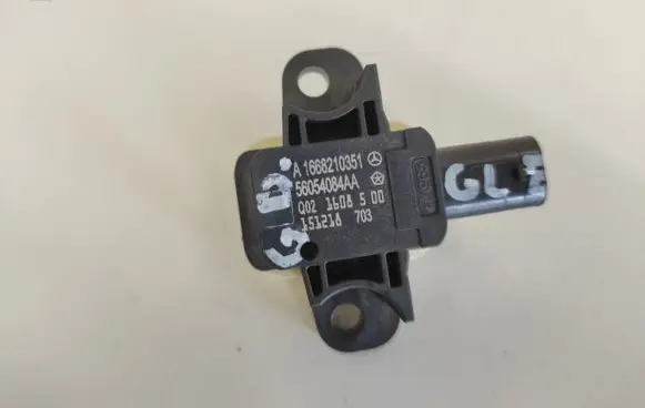 Mercedes-Benz GLE AMG (W166 - C292) Airbag deployment crash/impact sensor A1668210351 56054084AA 151218