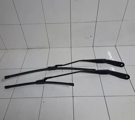 Ford Mondeo MK IV Front wiper blade arm