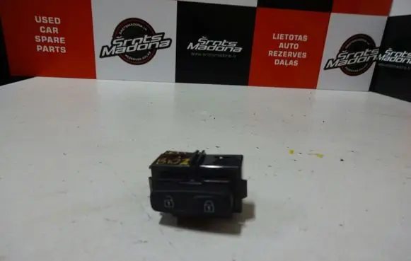 Volvo XC70 Central locking switch button 31272014