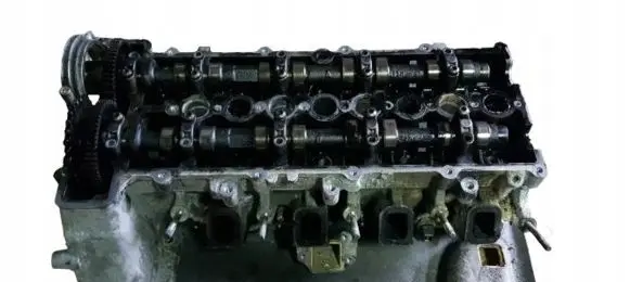 BMW 1 E81 E87 Engine head 7787523