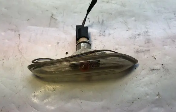 BMW 5 E60 E61 Front fender indicator light 4185L 4185
