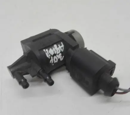 Audi A8 S8 D3 4E Vacuum valve 1J0906283C