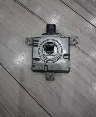 Mitsubishi Outlander Voltage converter/converter module W3T23371