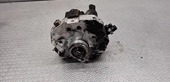 Volvo S60 Fuel injection high pressure pump 8689590 0445010043