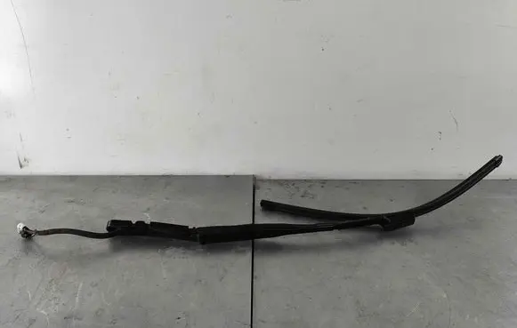 Volvo XC60 Front wiper blade arm 31416839