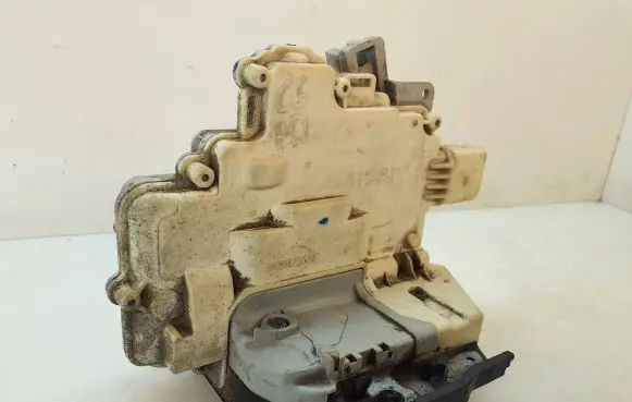 Audi A6 S6 C5 4B Front door lock 4F1837016