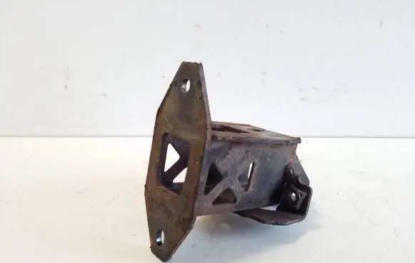 Jaguar XE Radiator mount bracket