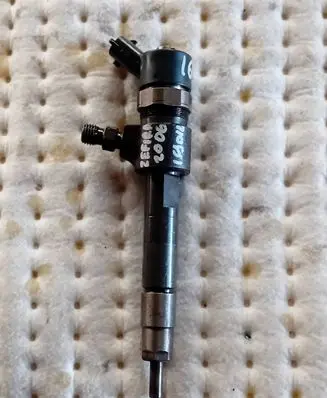 Opel Zafira B Fuel injector 0445110185