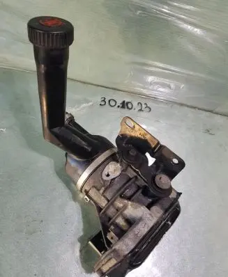 Citroen Berlingo Power steering pump 9670700480