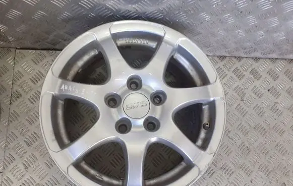 Toyota Auris 150 R15 alloy rim 