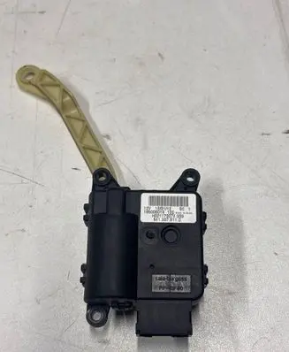 Volkswagen PASSAT B7 Air flap motor/actuator 561907511D 185006019