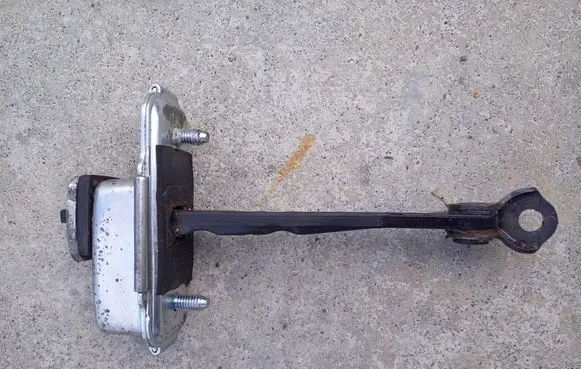 KIA Sportage Front door check strap stopper