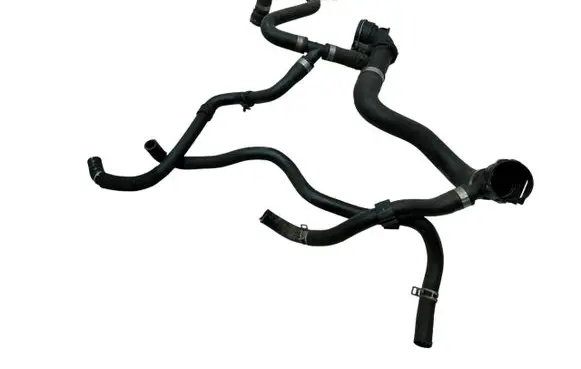 Volvo XC40 Engine coolant pipe/hose 32240181