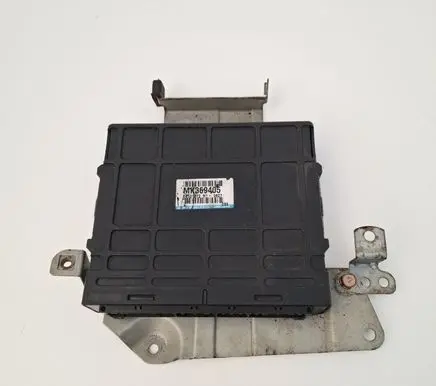 Mitsubishi Pajero Engine control unit/module MK369405