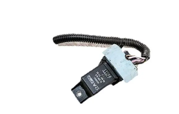 Citroen DS3 Glow plug pre-heat relay 9666671780