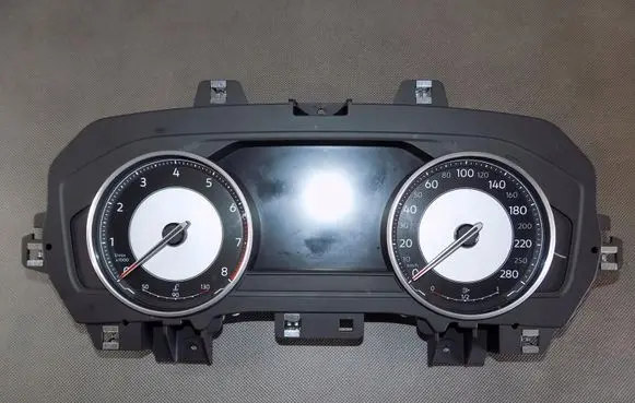 Volkswagen Touareg III Speedometer (instrument cluster) 760920770