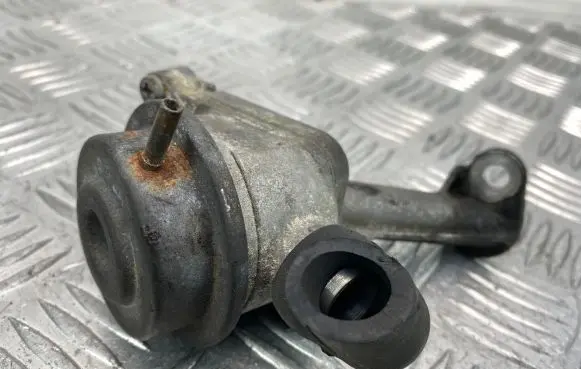 Mercedes-Benz S W220 EGR valve A0021203560