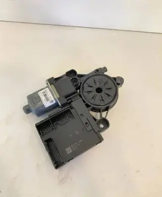 Volkswagen PASSAT B7 Front door window regulator motor 3C0959792C