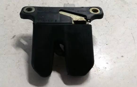 Loading door lock