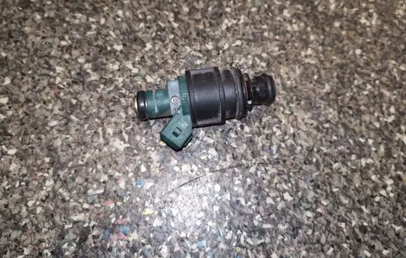 Volvo S40, V40 Fuel injectors set 9454710