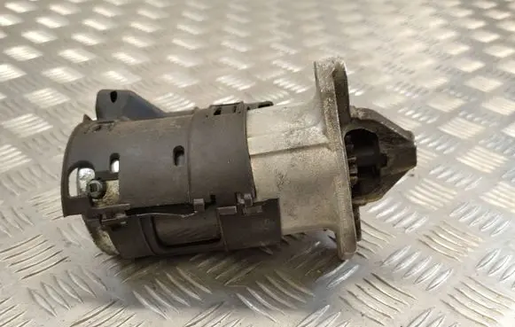 Nissan Juke I F15 Starter motor M000T87881 8200584675B