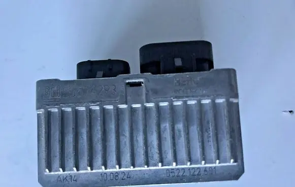 Opel Insignia A Glow plug pre-heat relay 55574293