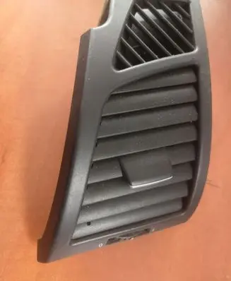 BMW 1 E81 E87 Dashboard side air vent grill/cover trim 7059188