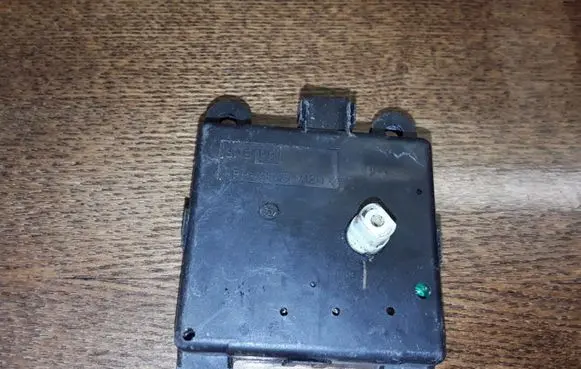 Nissan X-Trail T31 Air flap motor/actuator 3J01030850