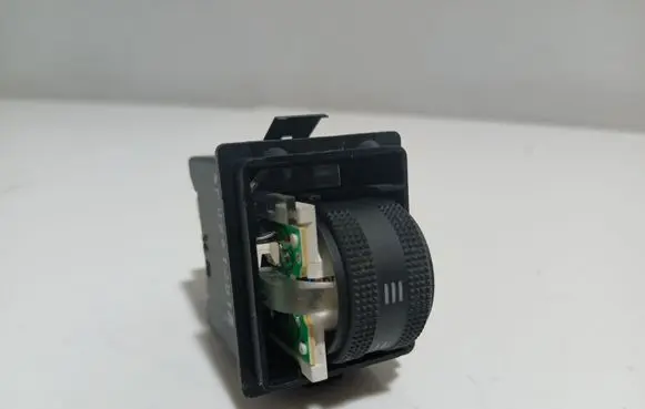 Audi A6 S6 C6 4F Headlight level height control switch 4F0941301A