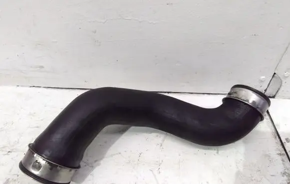 Mercedes-Benz S W220 Intercooler hose/pipe A2205280782