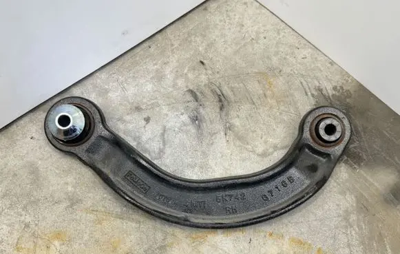 Ford Mustang VI Rear upper control arm/wishbone 5K7432