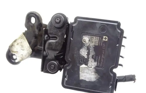 Volkswagen Scirocco ABS Pump 1K0907379AT 1K0614517CB