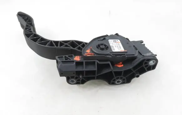 Ford S-MAX Accelerator throttle pedal 6G929F836JC