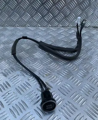 Suzuki Ignis AUX in-socket connector 