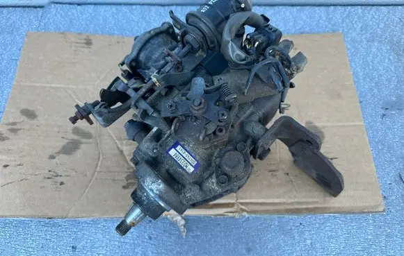 Mitsubishi Pajero Fuel injection high pressure pump MD334884 1047458161