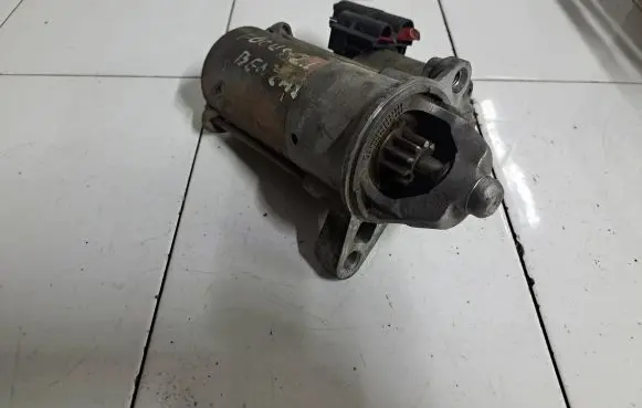 Ford Focus Starter motor YS4U11000DB 3305AI