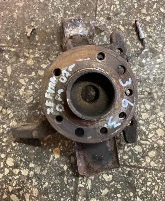 Opel Zafira B Front wheel hub