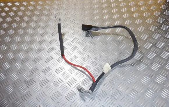 Volkswagen Jetta VI Positive cable (battery) 5C0971228E