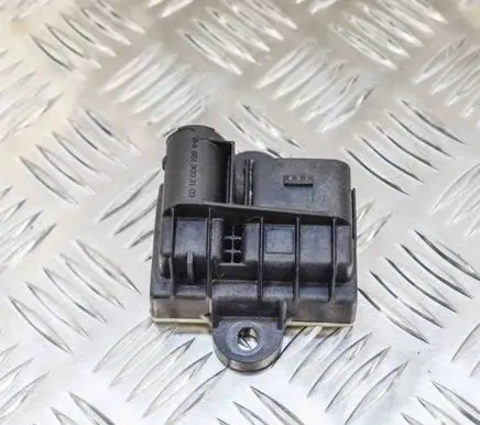 Mercedes-Benz C W205 Glow plug pre-heat relay