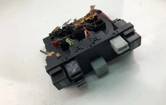 Volkswagen Golf VI Central body control module 3C0937049