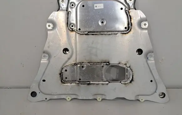 BMW X6 G06 Engine splash shield/under tray 6862071 6878068