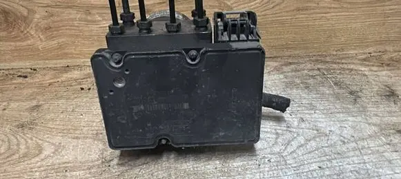 Volvo XC90 ABS Pump P30643979