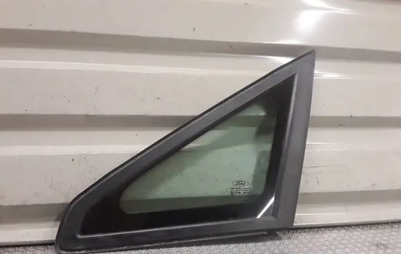 Ford C-MAX I Front triangle window/glass 