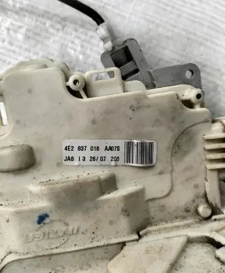 Audi A8 S8 D3 4E Front door lock 4E2837016
