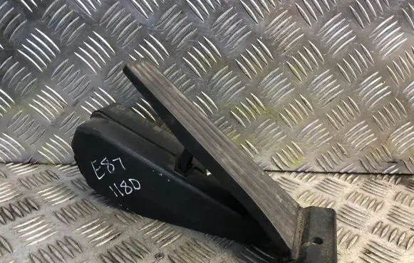 BMW 1 E81 E87 Accelerator throttle pedal 6770935
