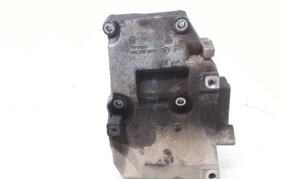 Volkswagen PASSAT B5 A/C compressor mount bracket 038260885C