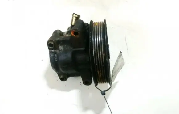 Ford Focus Power steering pump xs4e3a733ac